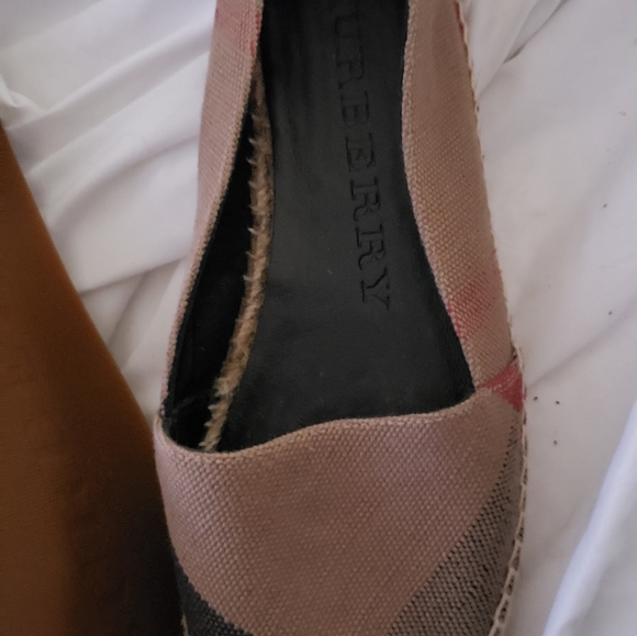 Authentic Burberry Espedrilles - Picture 5 of 5